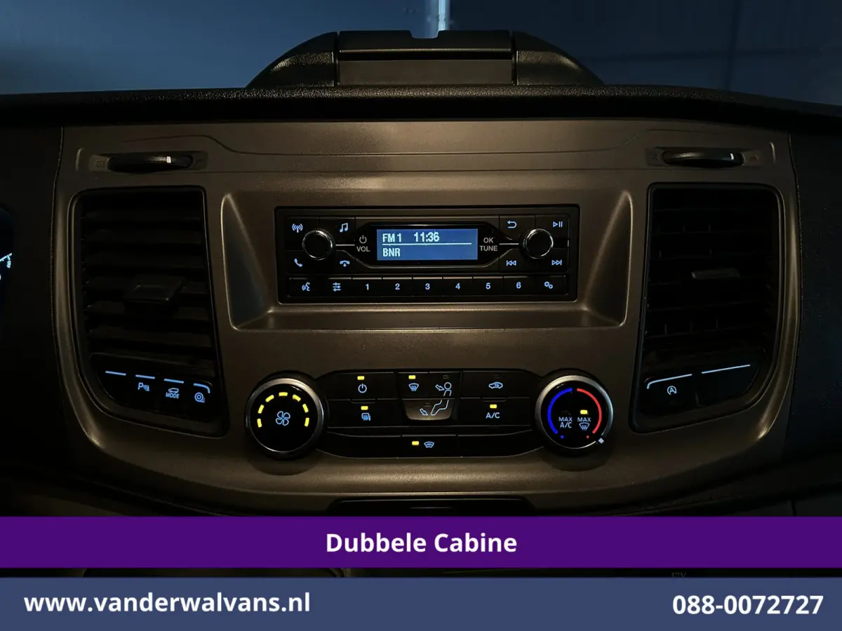 2.0 TDCI 131pk L2H1 Dubbele Cabine Euro6 Airco | 6-Zits | Cruisecontrol | 2550kg Trekhaak Verwarmde voorruit, Parkeersensoren