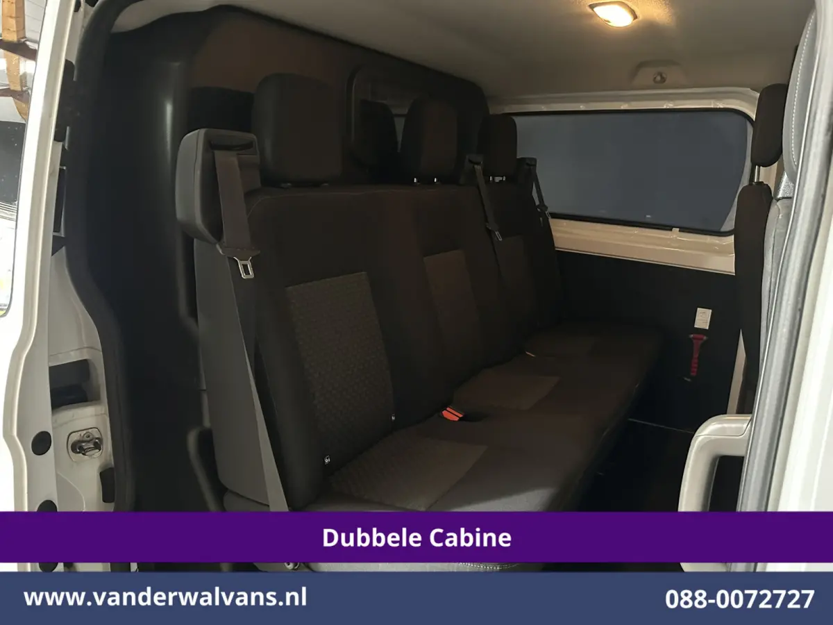 2.0 TDCI 131pk L2H1 Dubbele Cabine Euro6 Airco | 6-Zits | Cruisecontrol | 2550kg Trekhaak Verwarmde voorruit, Parkeersensoren