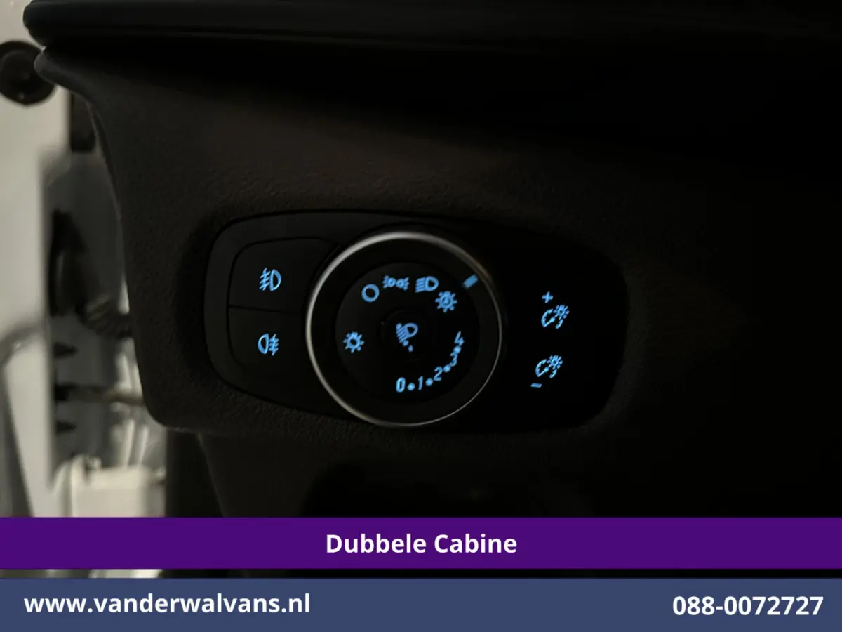 2.0 TDCI 131pk L2H1 Dubbele Cabine Euro6 Airco | 6-Zits | Cruisecontrol | 2550kg Trekhaak Verwarmde voorruit, Parkeersensoren