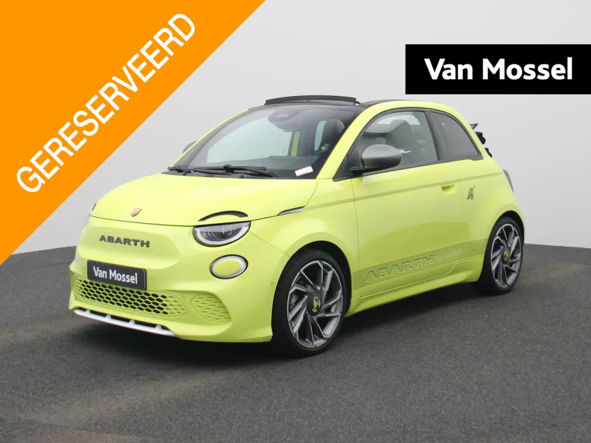 Fiat Abarth Scorpionissima 42 kWh | Navigatiesysteem | Parkeersensoren voor + achter | Camera | Stoelverwarming | Lichtmetalen velgen 18" |