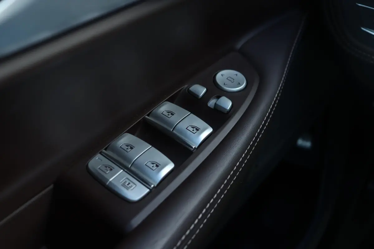 Sedan 745e | High Executive | M Sportpakket | Driving Assistant Professional | Parking Assistant Plus | Head-Up | Harman Kardon | Laserlight | Warmte Comfortpakket | Soft-Close | Comfort Acc