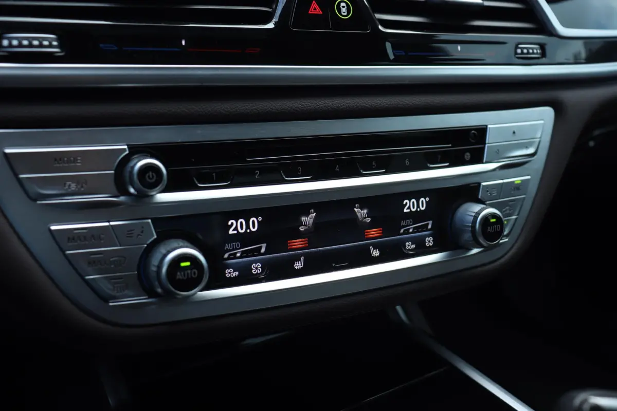 Sedan 745e | High Executive | M Sportpakket | Driving Assistant Professional | Parking Assistant Plus | Head-Up | Harman Kardon | Laserlight | Warmte Comfortpakket | Soft-Close | Comfort Acc