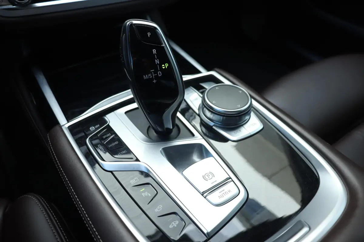 Sedan 745e | High Executive | M Sportpakket | Driving Assistant Professional | Parking Assistant Plus | Head-Up | Harman Kardon | Laserlight | Warmte Comfortpakket | Soft-Close | Comfort Acc