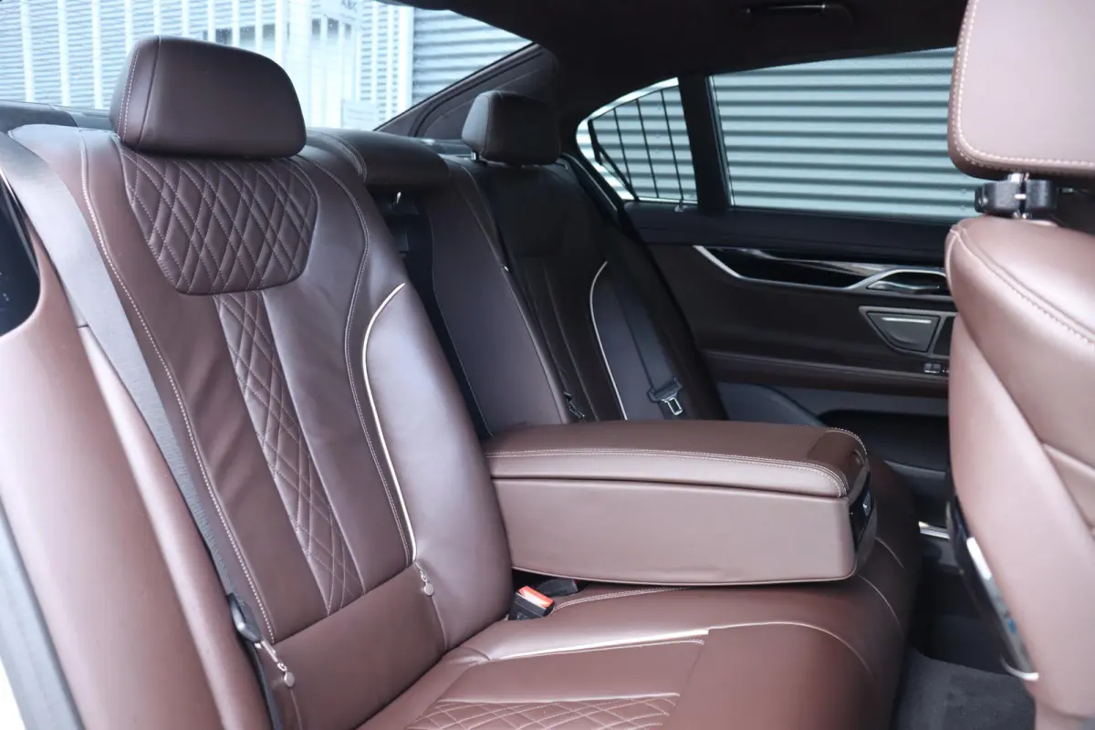 Sedan 745e | High Executive | M Sportpakket | Driving Assistant Professional | Parking Assistant Plus | Head-Up | Harman Kardon | Laserlight | Warmte Comfortpakket | Soft-Close | Comfort Acc
