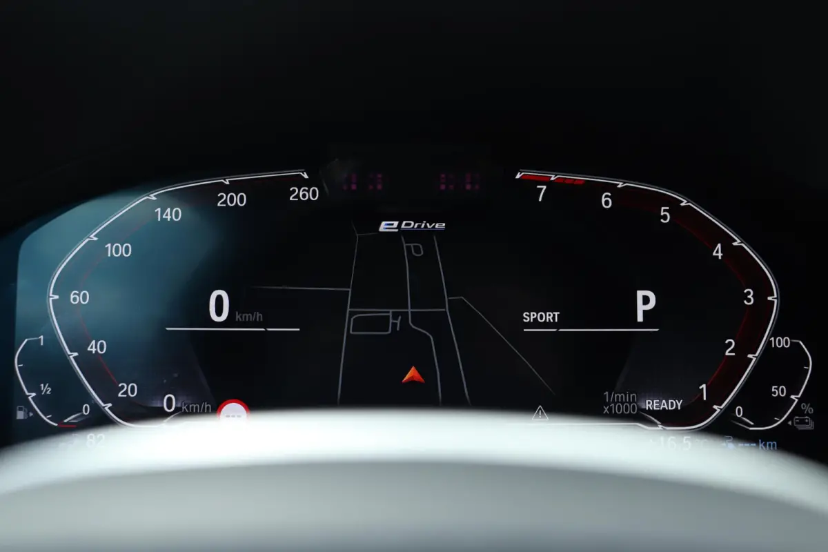 Sedan 745e | High Executive | M Sportpakket | Driving Assistant Professional | Parking Assistant Plus | Head-Up | Harman Kardon | Laserlight | Warmte Comfortpakket | Soft-Close | Comfort Acc