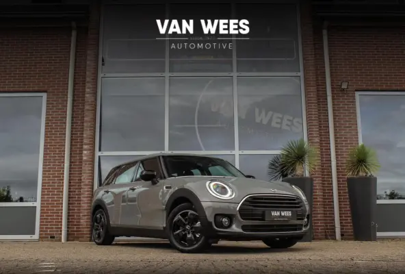 1.5 Cooper Essential | 1e eigenaar | BTW auto | Keyless entry | Stoelverwarming | Cruise control | DAB | Camera | LED | Sportstuur | Lichtpakket | PDC