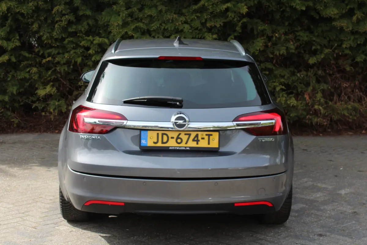1.6 T Business+ 170PK | Lederen bekleding | Stoel/Stuurverwarming | Navigatie | Parkeersensoren
