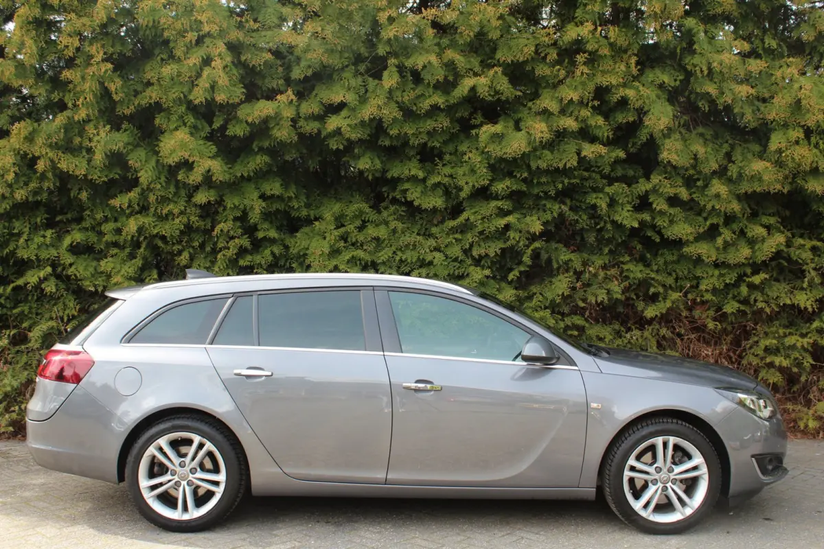 1.6 T Business+ 170PK | Lederen bekleding | Stoel/Stuurverwarming | Navigatie | Parkeersensoren