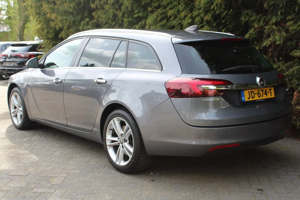 1.6 T Business+ 170PK | Lederen bekleding | Stoel/Stuurverwarming | Navigatie | Parkeersensoren