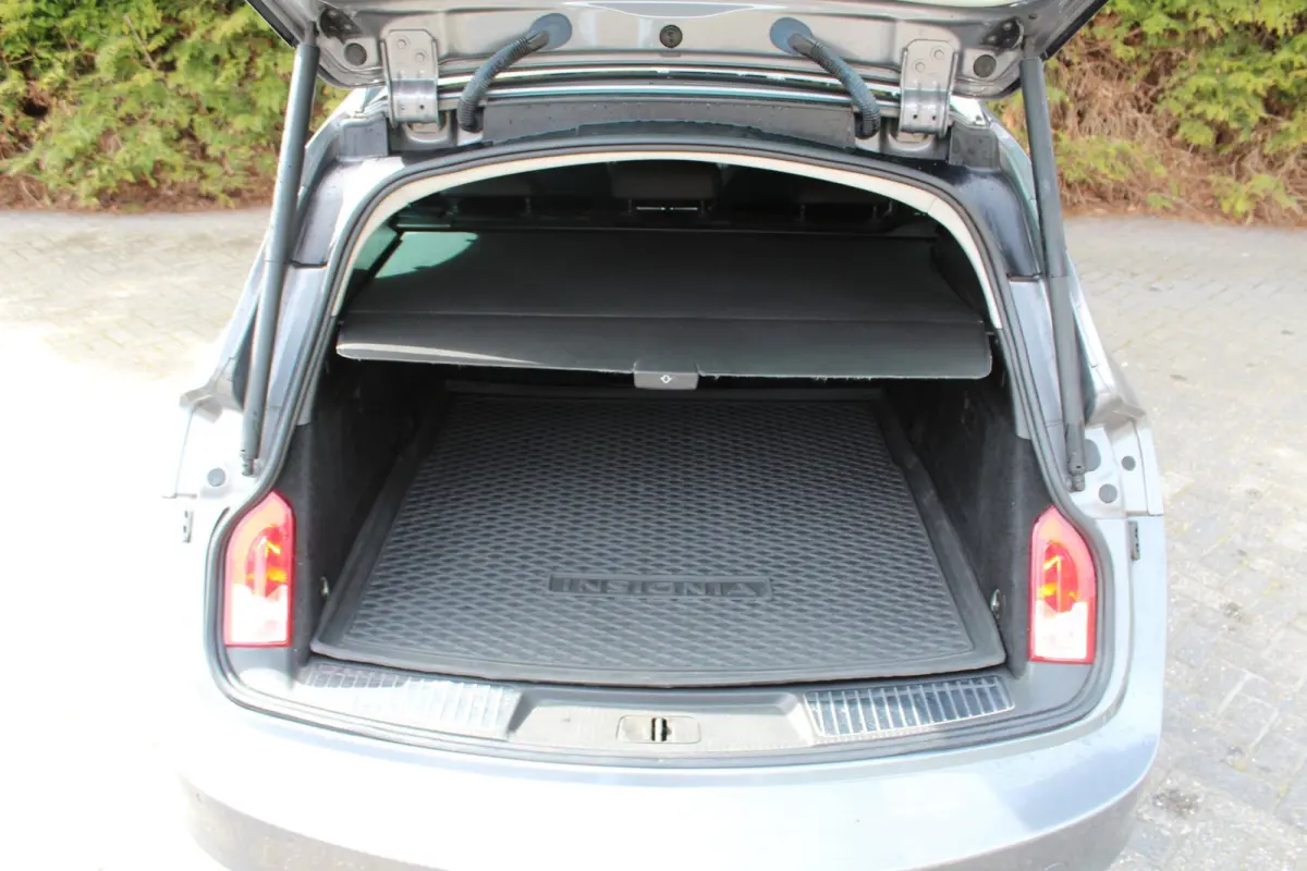 1.6 T Business+ 170PK | Lederen bekleding | Stoel/Stuurverwarming | Navigatie | Parkeersensoren