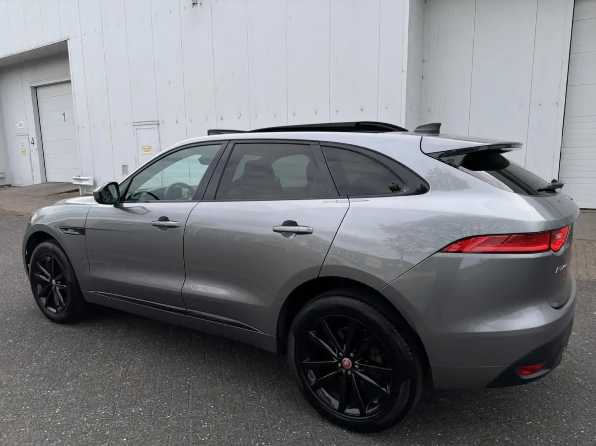 2.0t AWD R-Sport - PANO/LEER/MERIDIAN/LED/NAP