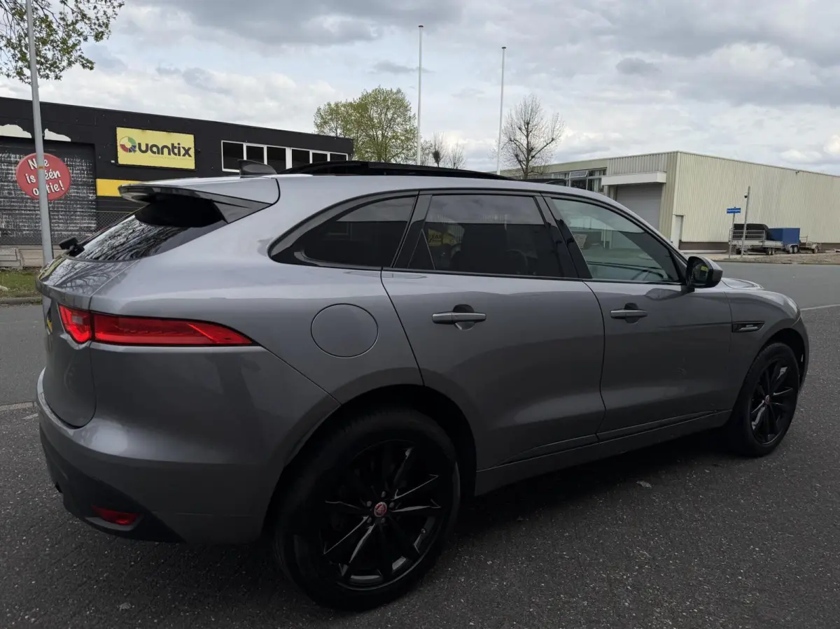 2.0t AWD R-Sport - PANO/LEER/MERIDIAN/LED/NAP