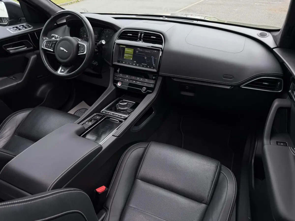 2.0t AWD R-Sport - PANO/LEER/MERIDIAN/LED/NAP