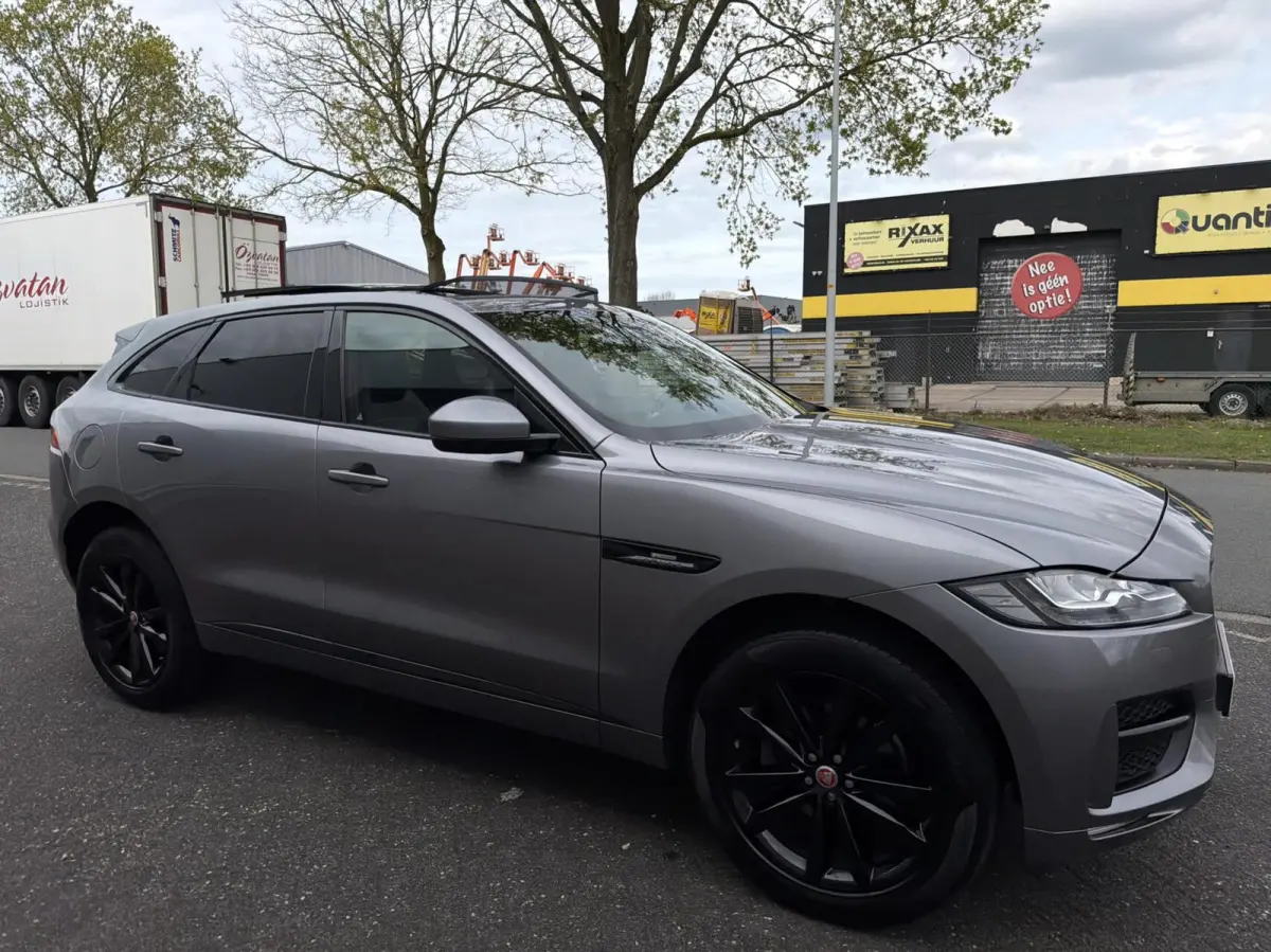 2.0t AWD R-Sport - PANO/LEER/MERIDIAN/LED/NAP