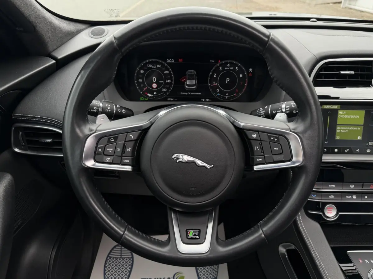 2.0t AWD R-Sport - PANO/LEER/MERIDIAN/LED/NAP