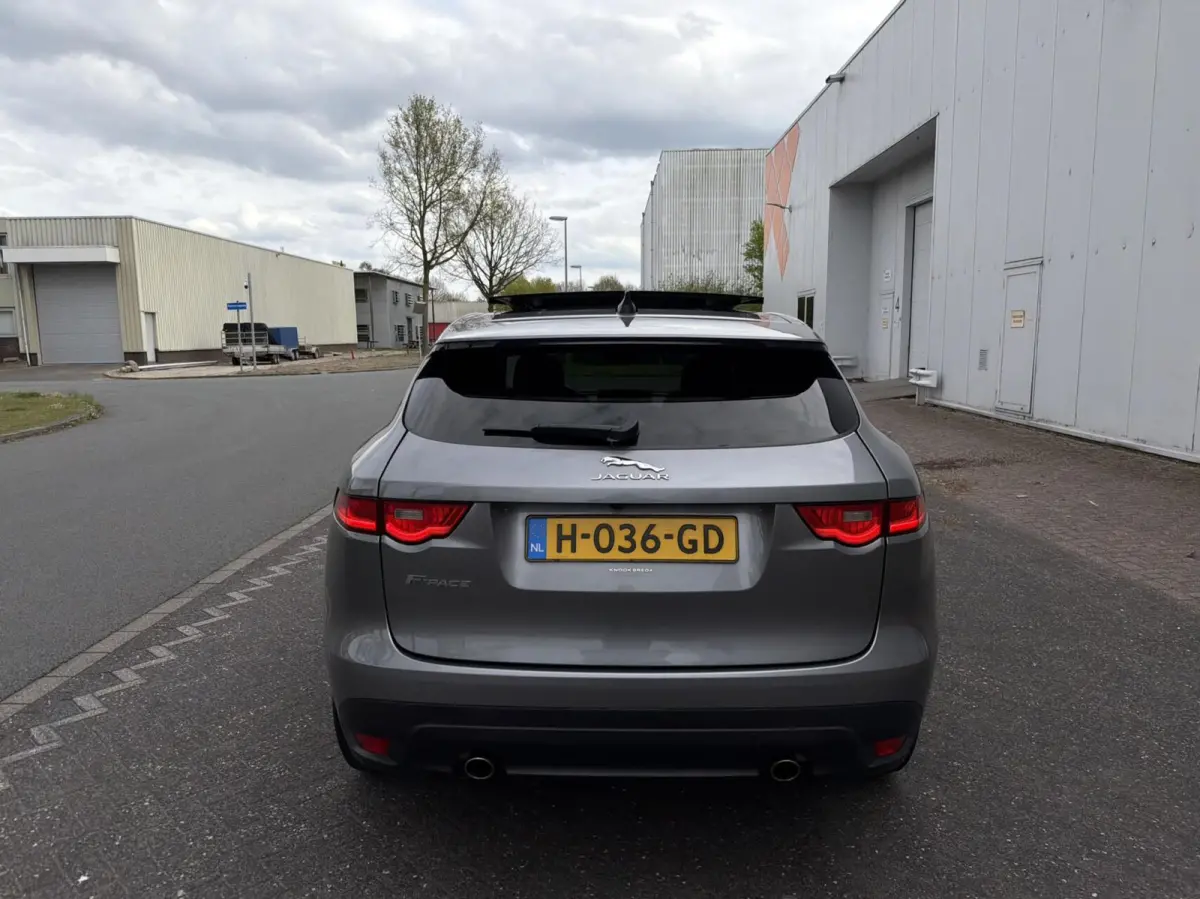 2.0t AWD R-Sport - PANO/LEER/MERIDIAN/LED/NAP