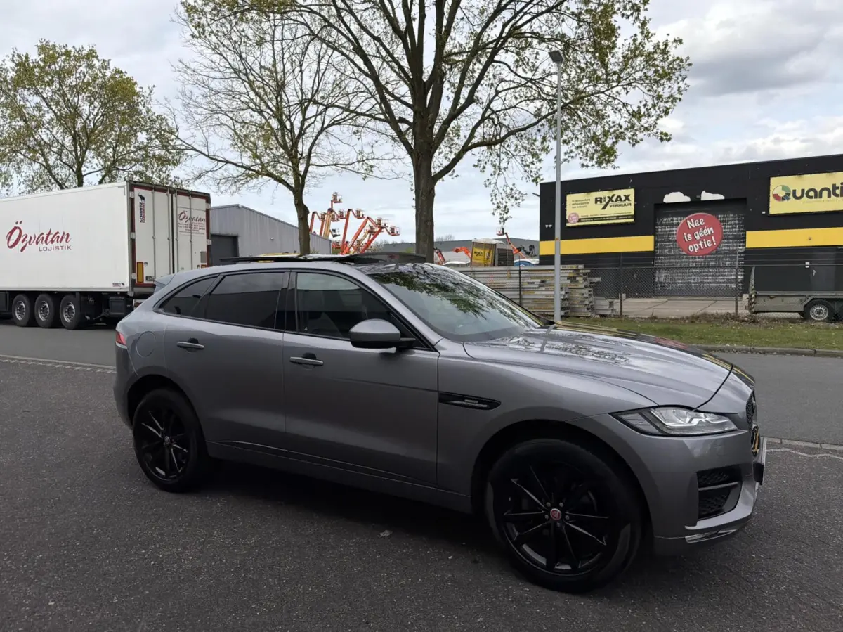 2.0t AWD R-Sport - PANO/LEER/MERIDIAN/LED/NAP