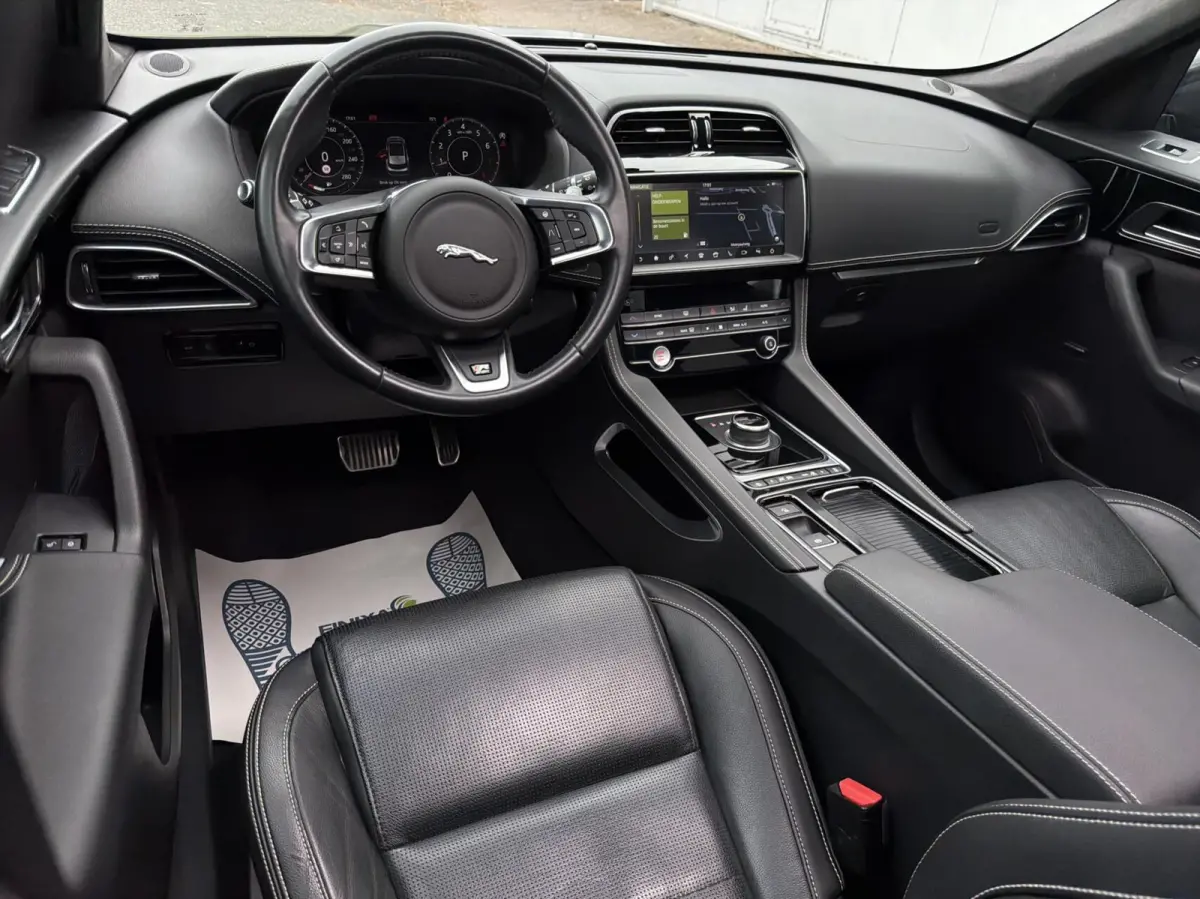2.0t AWD R-Sport - PANO/LEER/MERIDIAN/LED/NAP