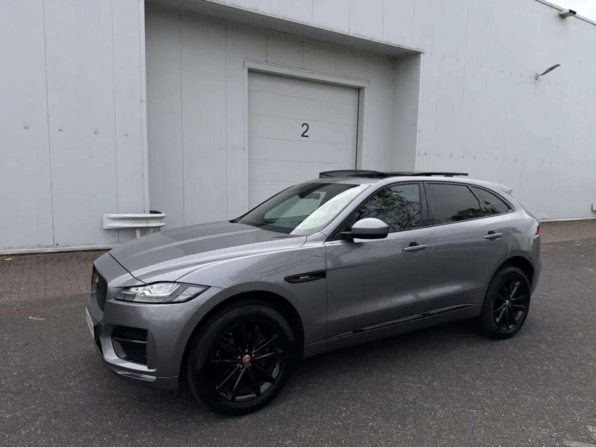 2.0t AWD R-Sport - PANO/LEER/MERIDIAN/LED/NAP
