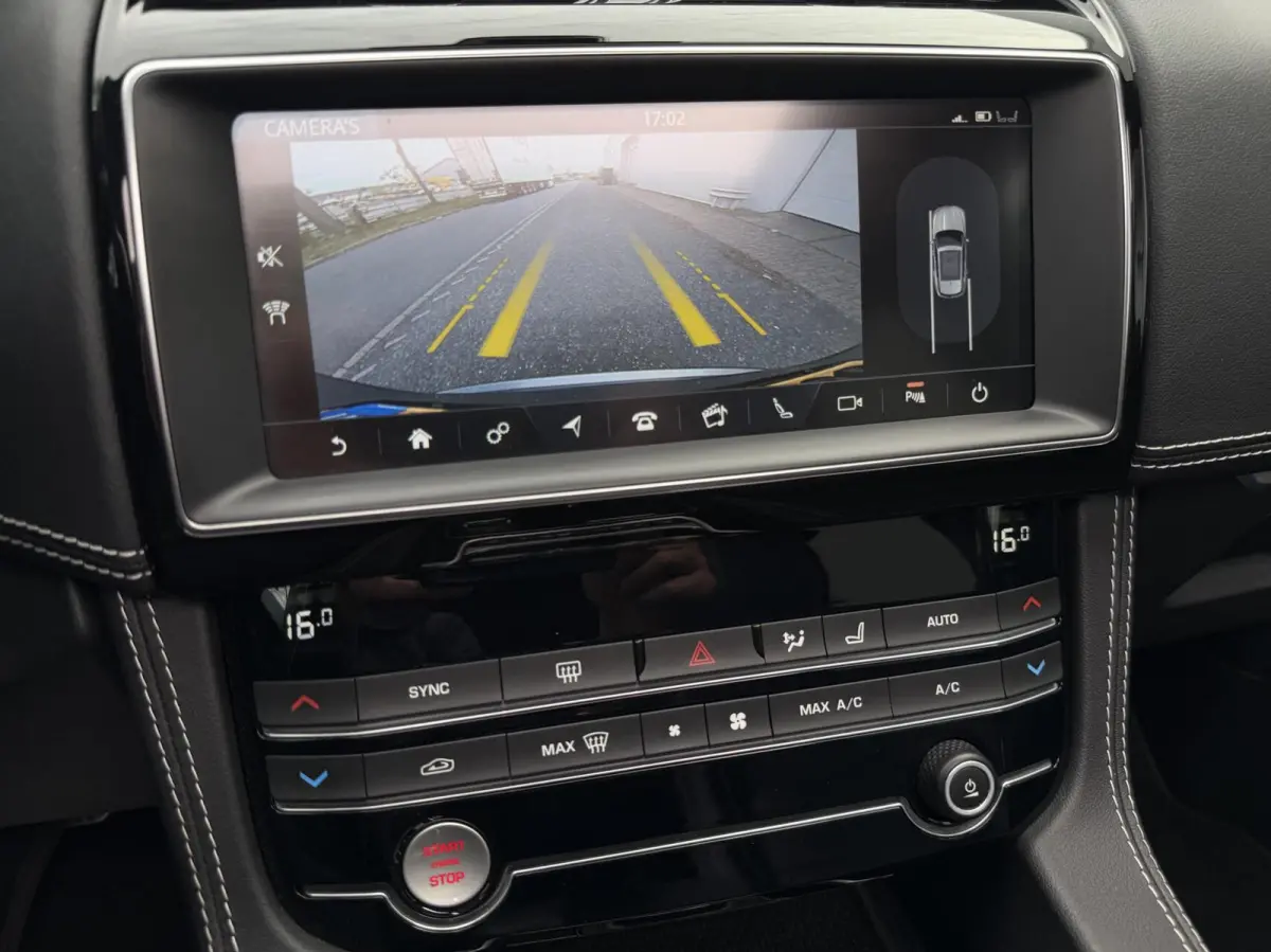 2.0t AWD R-Sport - PANO/LEER/MERIDIAN/LED/NAP