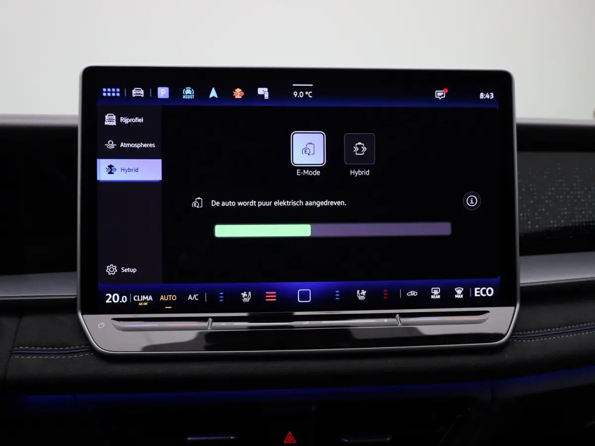 1.5 eHybrid R-Line Edition 272 PK | Lederen Stoelen Met Geheugen | Navigatie Groot Scherm | Trekhaak | 360 Camera | Head-Updisplay | Stoelverwarming Voor & Achter | Stuurwielverwarming |