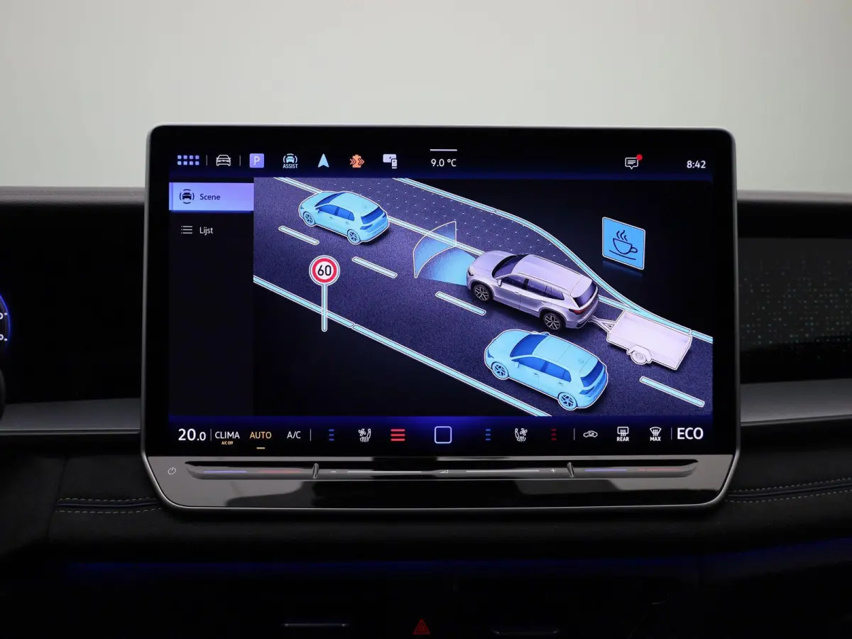 1.5 eHybrid R-Line Edition 272 PK | Lederen Stoelen Met Geheugen | Navigatie Groot Scherm | Trekhaak | 360 Camera | Head-Updisplay | Stoelverwarming Voor & Achter | Stuurwielverwarming |