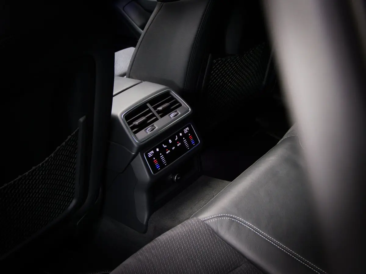55 TFSI e quattro Competition S-Line Edition (B&O, SFEERVERLICHTING, MAXTON, ACC, PANO, TREKHAAK, CAMERA, CARPLAY)