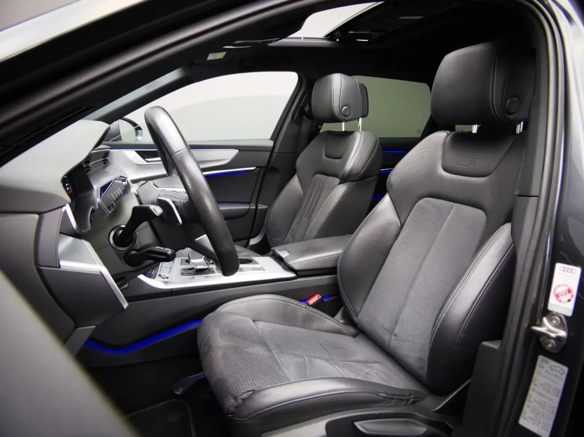 55 TFSI e quattro Competition S-Line Edition (B&O, SFEERVERLICHTING, MAXTON, ACC, PANO, TREKHAAK, CAMERA, CARPLAY)
