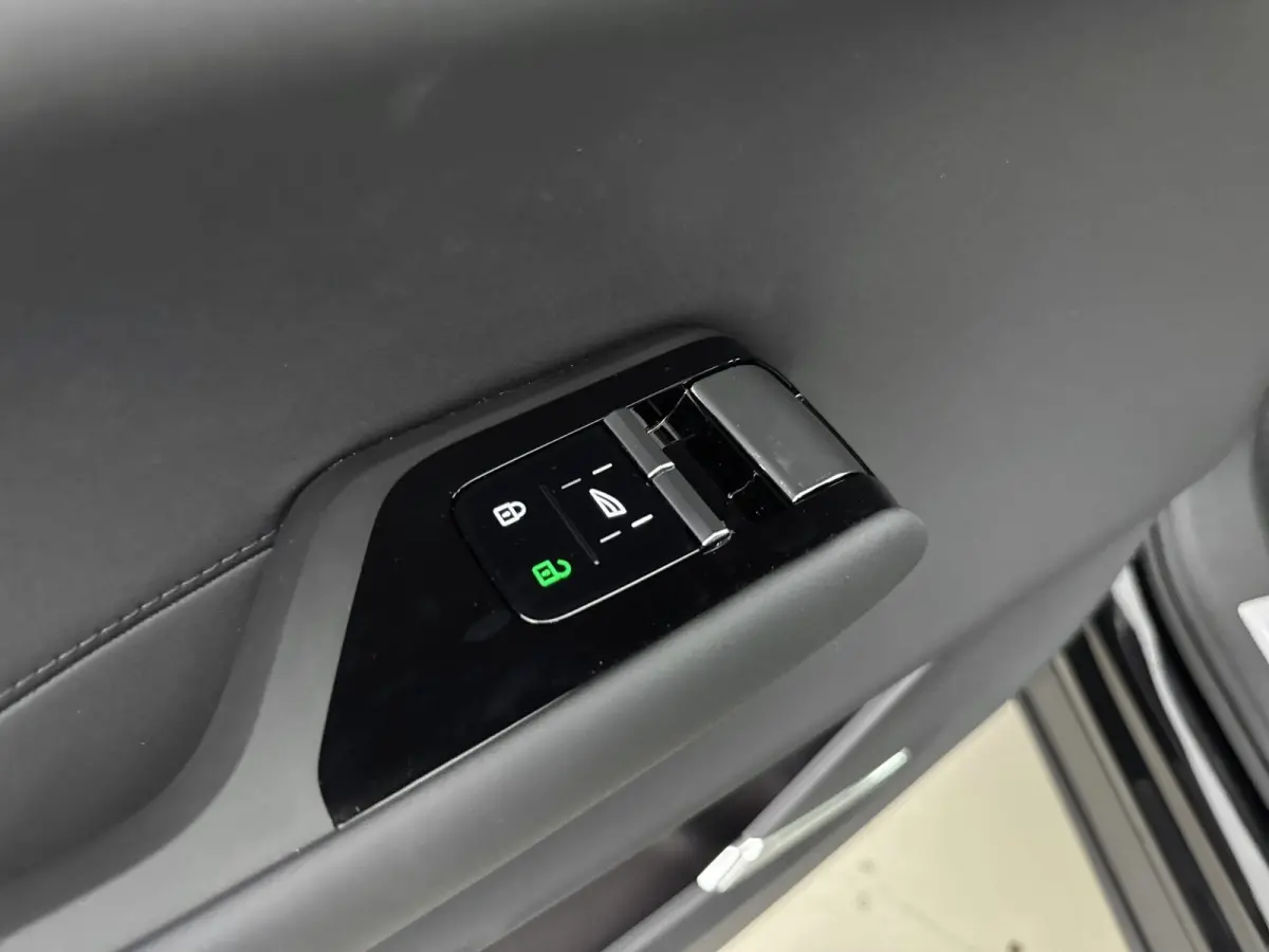 Single Motor Plus 7p. 92 kWh Lm velgen