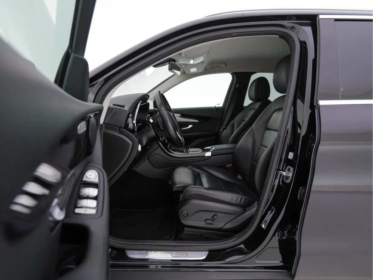4MATIC Business Solution (Plug-In) {SoH-94%} (INCL-BTW) *LEATHER | FULL-LED | DIGI-COCKPIT | KEYLESS | DAB | HEATED-SPORTSEATS | CAMERA | PRIVACY-GLASS | NAVI-FULLMAP | ECC | PDC | CRUISE | 