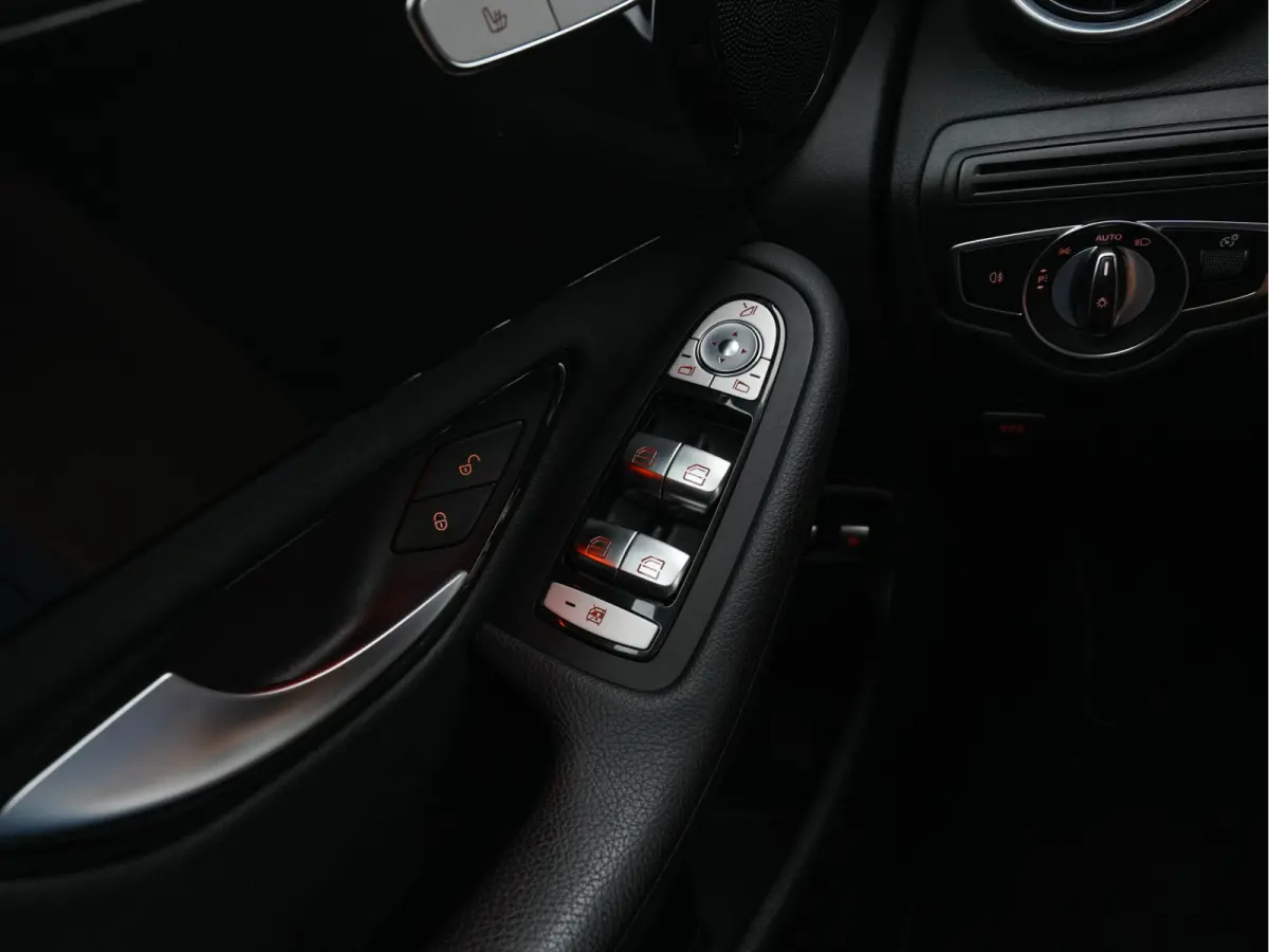 4MATIC Business Solution (Plug-In) {SoH-94%} (INCL-BTW) *LEATHER | FULL-LED | DIGI-COCKPIT | KEYLESS | DAB | HEATED-SPORTSEATS | CAMERA | PRIVACY-GLASS | NAVI-FULLMAP | ECC | PDC | CRUISE | 