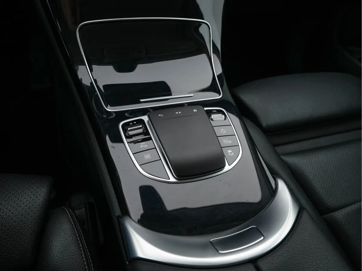 4MATIC Business Solution (Plug-In) {SoH-94%} (INCL-BTW) *LEATHER | FULL-LED | DIGI-COCKPIT | KEYLESS | DAB | HEATED-SPORTSEATS | CAMERA | PRIVACY-GLASS | NAVI-FULLMAP | ECC | PDC | CRUISE | 
