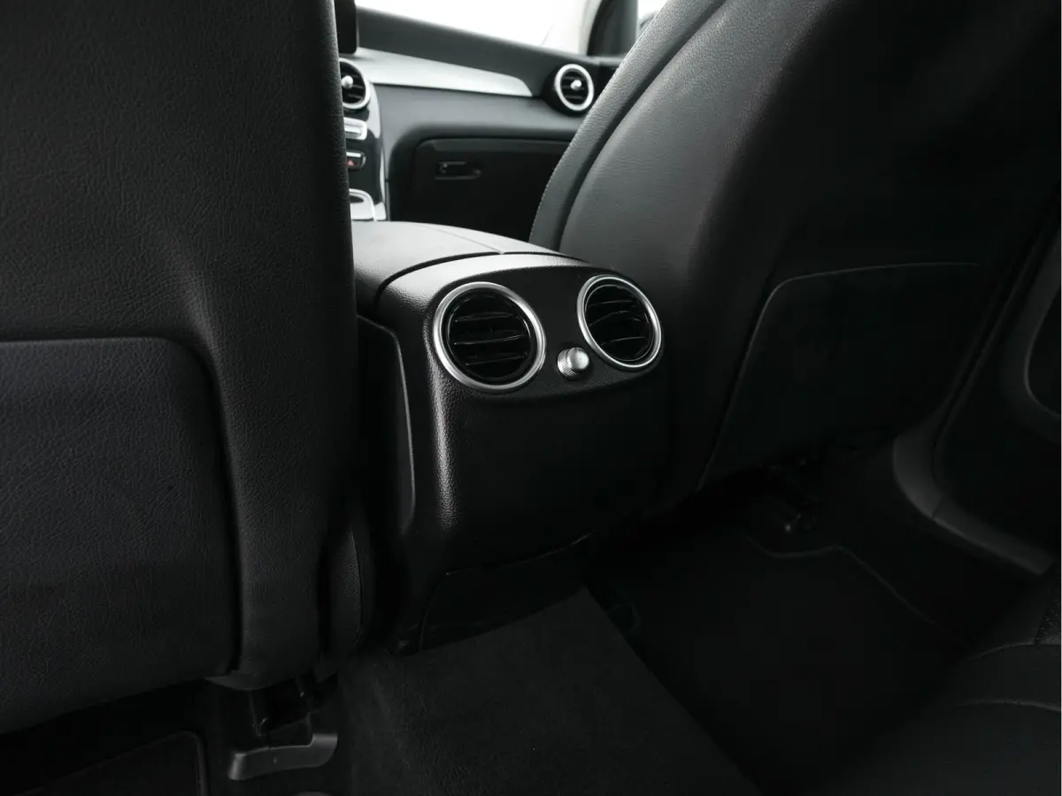 4MATIC Business Solution (Plug-In) {SoH-94%} (INCL-BTW) *LEATHER | FULL-LED | DIGI-COCKPIT | KEYLESS | DAB | HEATED-SPORTSEATS | CAMERA | PRIVACY-GLASS | NAVI-FULLMAP | ECC | PDC | CRUISE | 