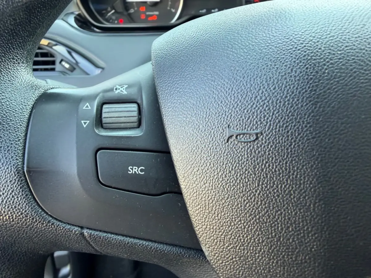 1.2 PURETECH ACTIVE NAVI AIRCO