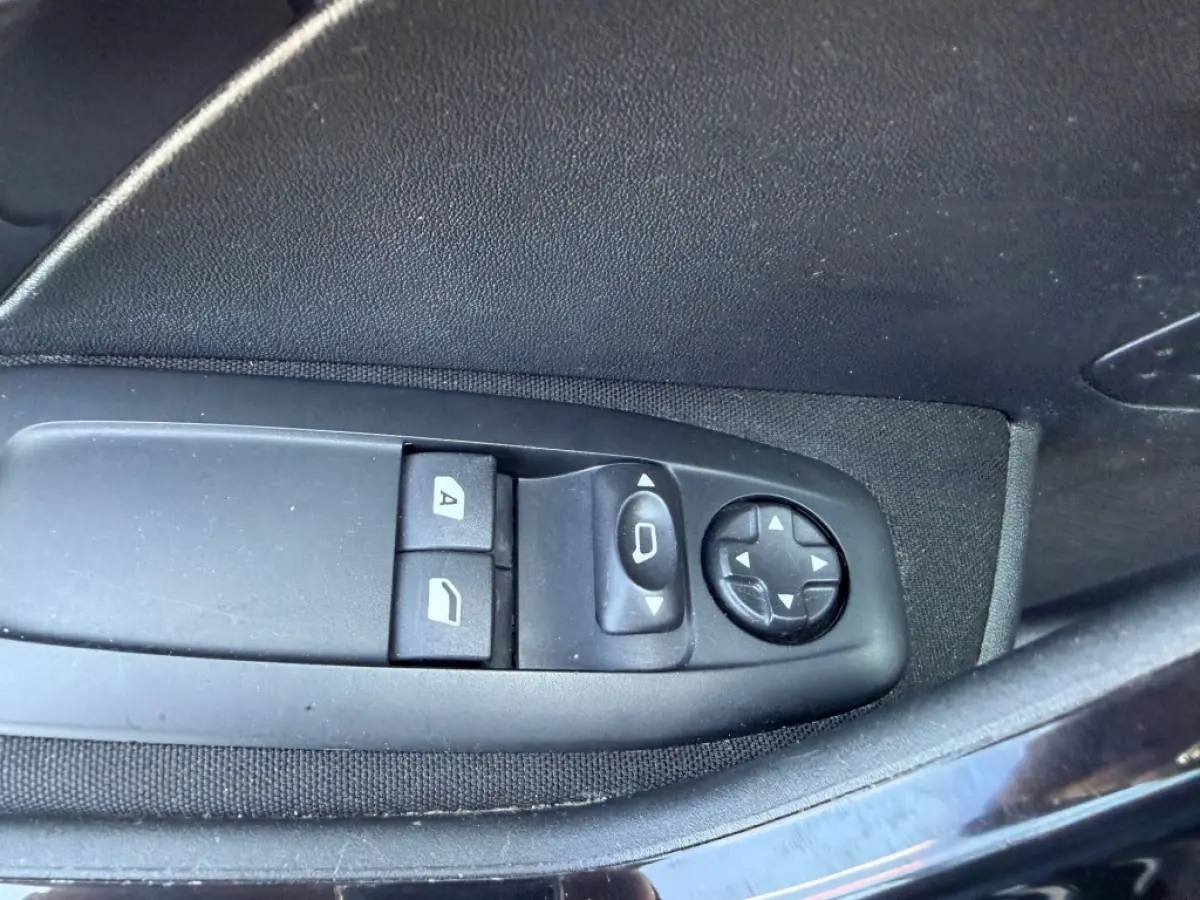 1.2 PURETECH ACTIVE NAVI AIRCO