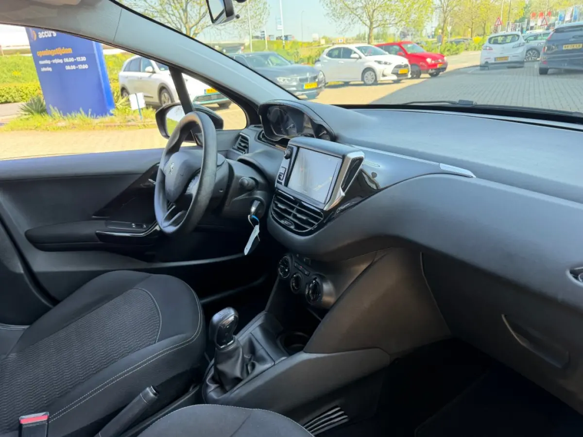 1.2 PURETECH ACTIVE NAVI AIRCO