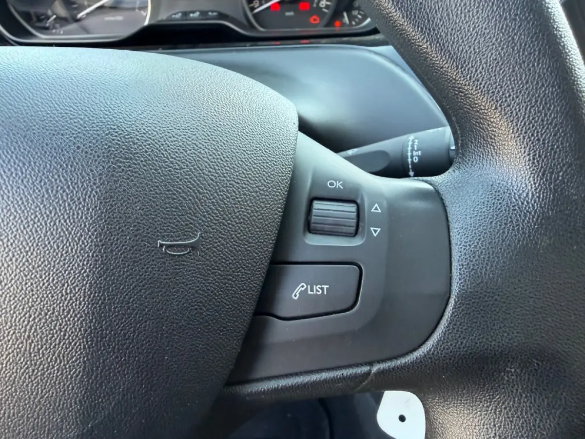1.2 PURETECH ACTIVE NAVI AIRCO