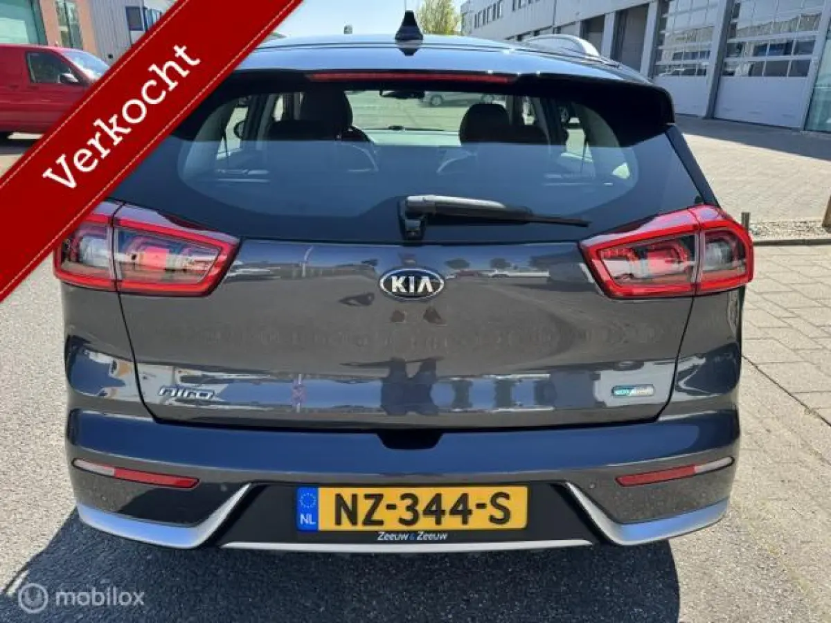 1.6 GDi Hybrid DynamicLine Navigatie , Achteruit rij camera , Cruise controle , Climate controle , Lane assist , Dealer onderhouden met onderhoud historie