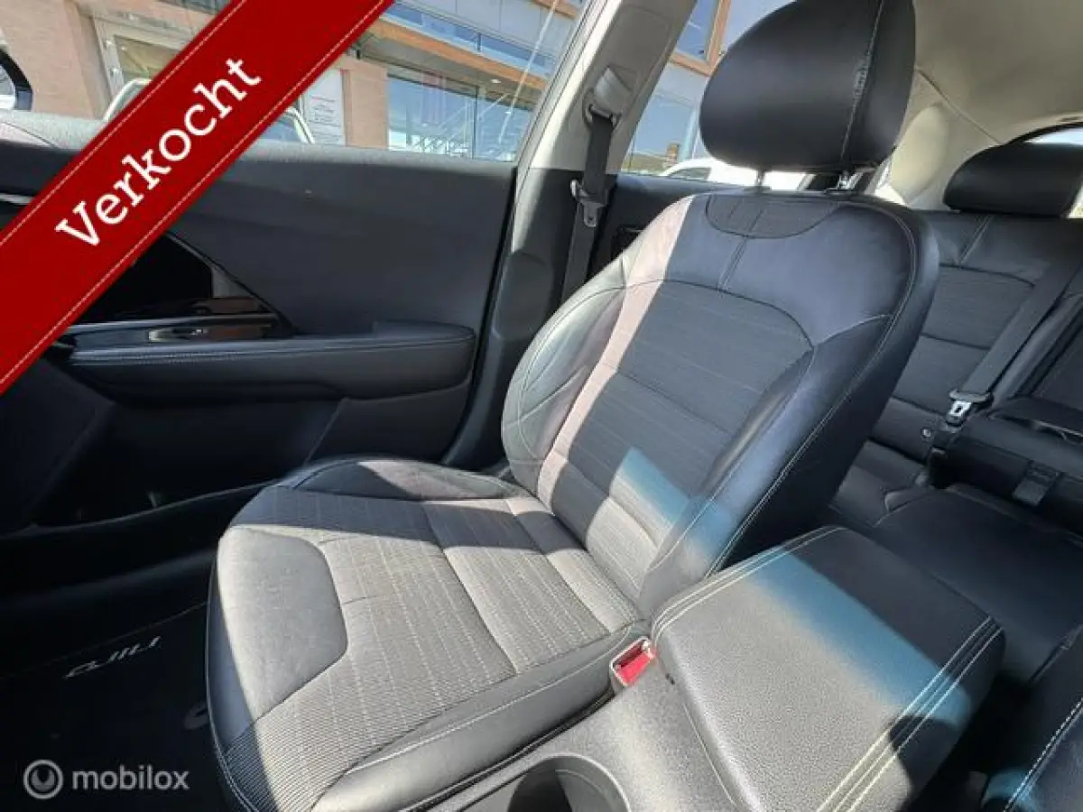 1.6 GDi Hybrid DynamicLine Navigatie , Achteruit rij camera , Cruise controle , Climate controle , Lane assist , Dealer onderhouden met onderhoud historie