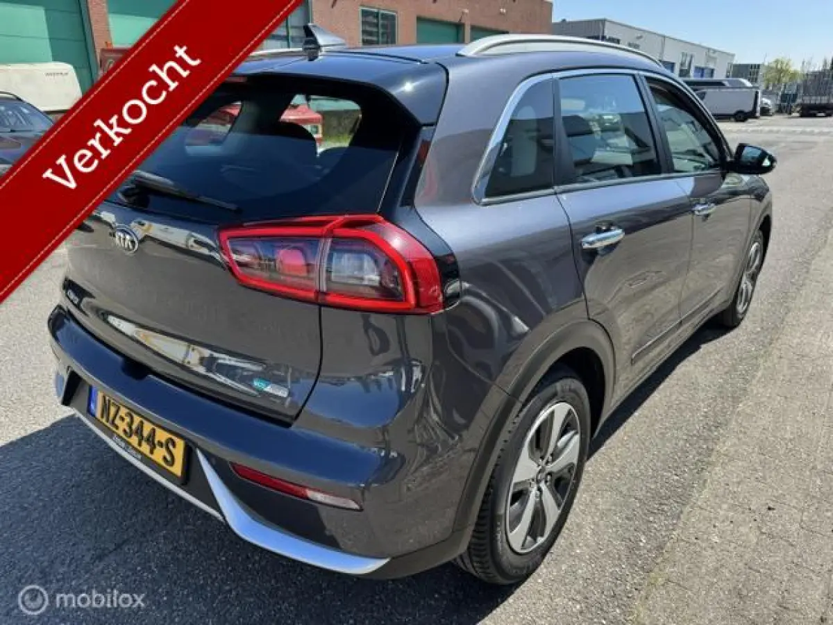 1.6 GDi Hybrid DynamicLine Navigatie , Achteruit rij camera , Cruise controle , Climate controle , Lane assist , Dealer onderhouden met onderhoud historie