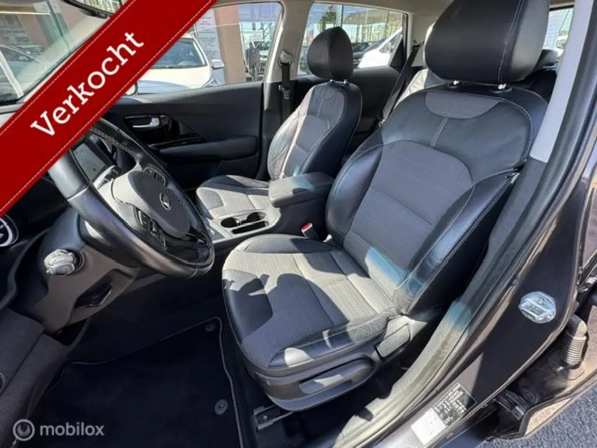 1.6 GDi Hybrid DynamicLine Navigatie , Achteruit rij camera , Cruise controle , Climate controle , Lane assist , Dealer onderhouden met onderhoud historie