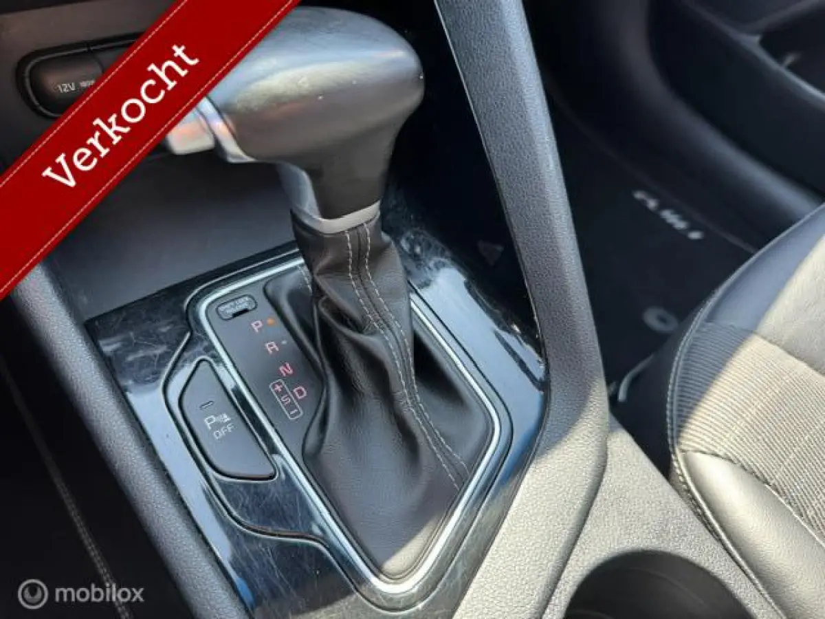 1.6 GDi Hybrid DynamicLine Navigatie , Achteruit rij camera , Cruise controle , Climate controle , Lane assist , Dealer onderhouden met onderhoud historie