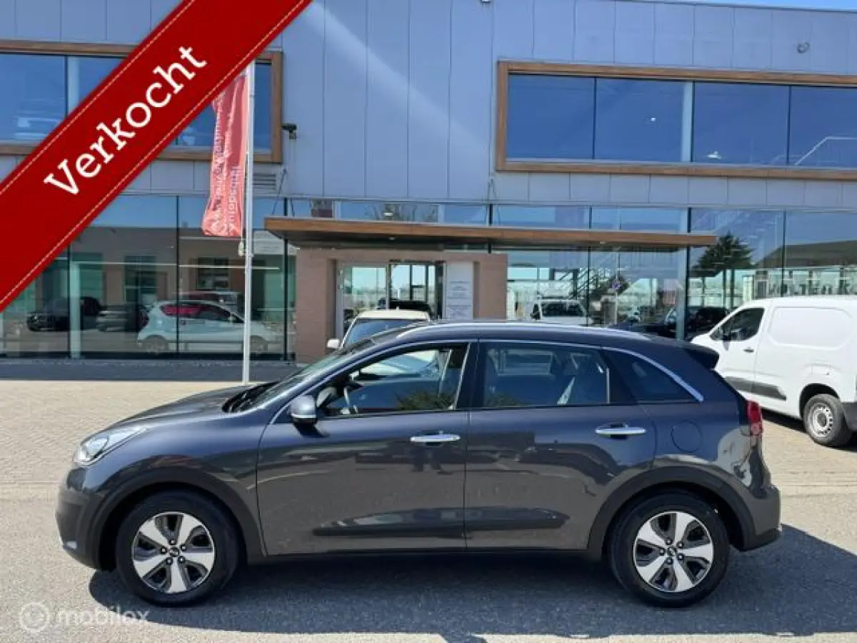 1.6 GDi Hybrid DynamicLine Navigatie , Achteruit rij camera , Cruise controle , Climate controle , Lane assist , Dealer onderhouden met onderhoud historie