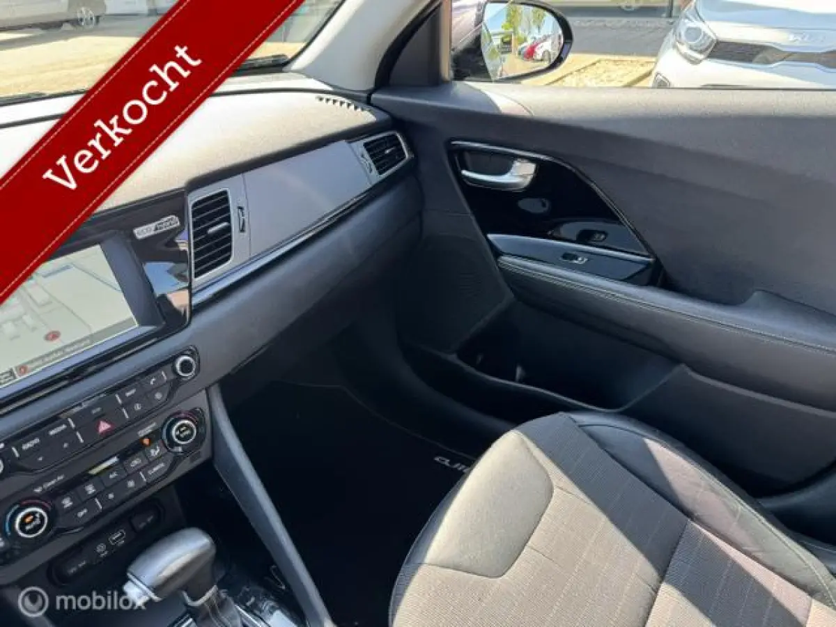 1.6 GDi Hybrid DynamicLine Navigatie , Achteruit rij camera , Cruise controle , Climate controle , Lane assist , Dealer onderhouden met onderhoud historie