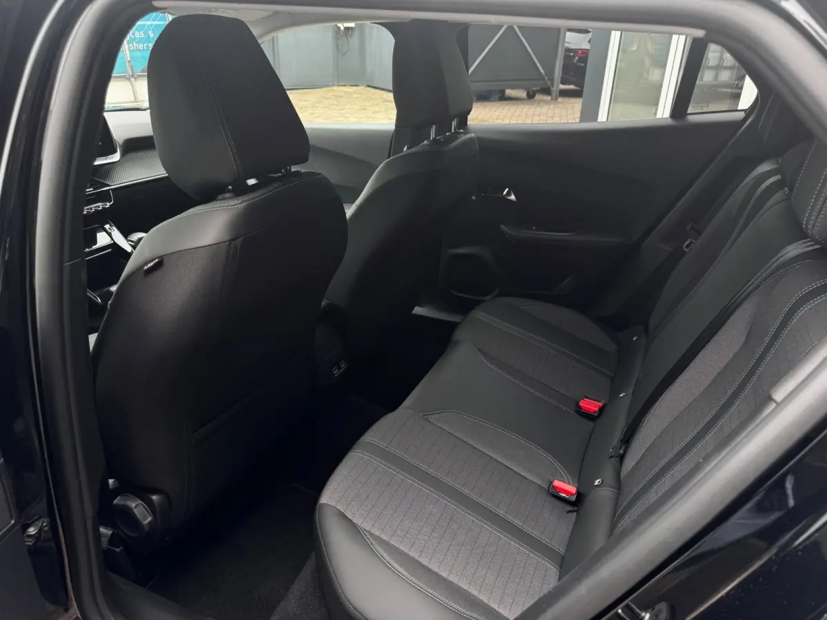 1.2 PT Allure | 130 PK | Trekhaak | Navigatie | NL-Auto | Parkeersensoren | Climate Control |