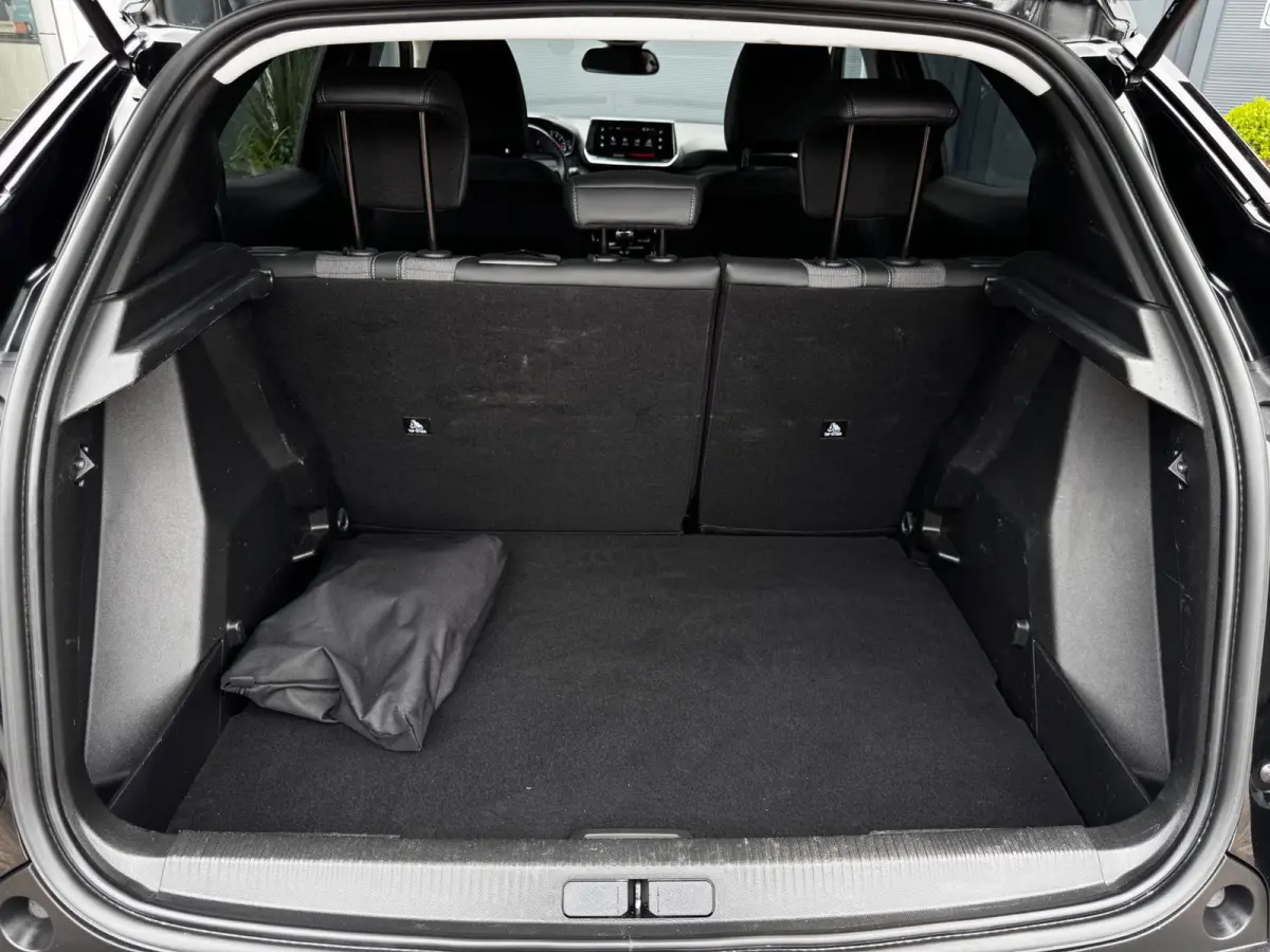 1.2 PT Allure | 130 PK | Trekhaak | Navigatie | NL-Auto | Parkeersensoren | Climate Control |