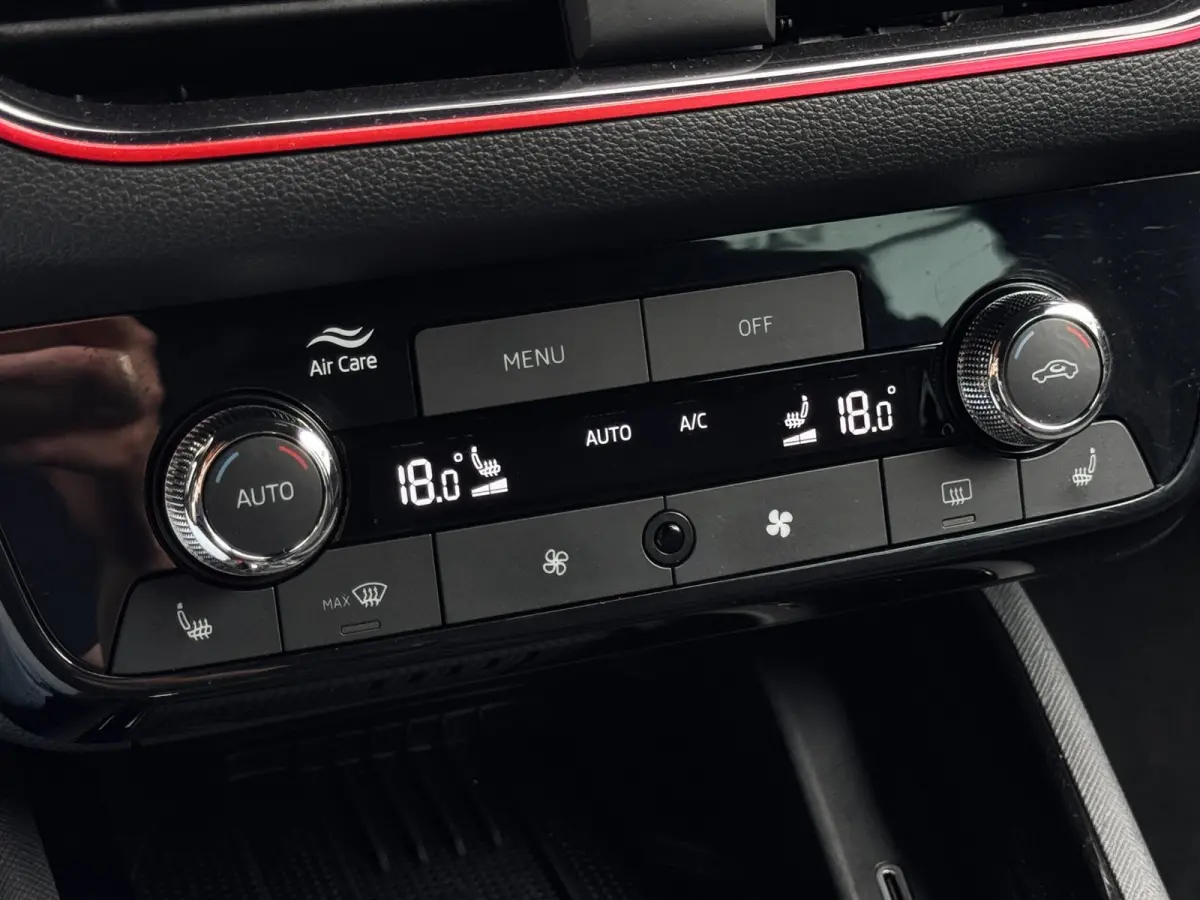1.5 TSI 150 PK ACT Sport Business | Camera | Carplay | Stoelverwarming | Climate Control | Automaat