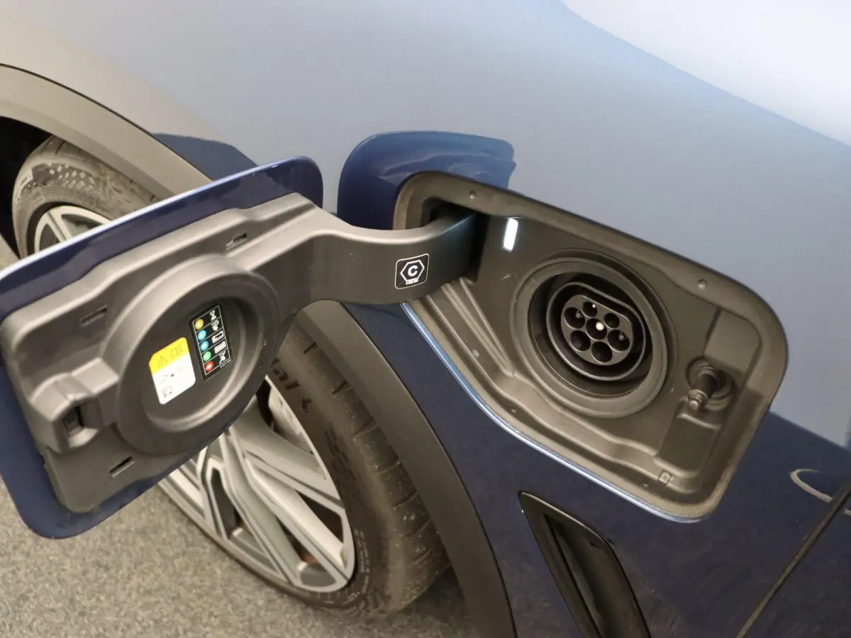 xDrive45e Driving Assist Prof | SoH 93% | Head-Up Display | Trekhaak | HIFI | 22"