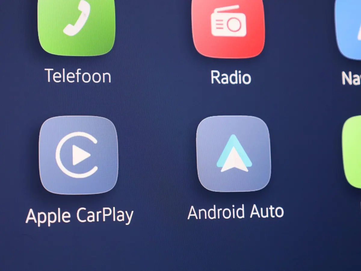 Bulli Limited Edition 286PK | Climatric Airco | Trekhaak | Stoelverwarming | Draadloos Apple Carplay/ Android Auto | DAB+ | Achteruitrijcamera inclusief 360 graden | Diefstalalarm | Navigati