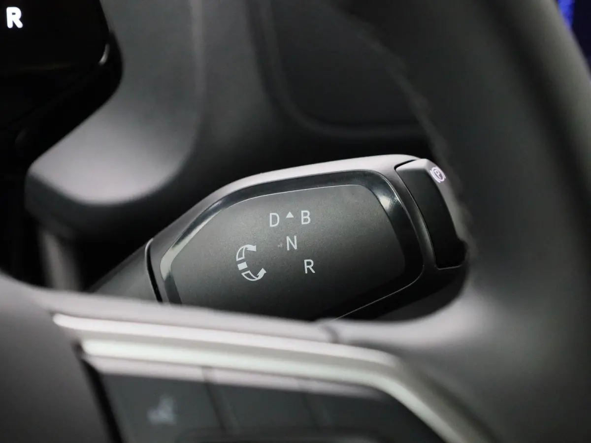 Bulli Limited Edition 286PK | Climatric Airco | Trekhaak | Stoelverwarming | Draadloos Apple Carplay/ Android Auto | DAB+ | Achteruitrijcamera inclusief 360 graden | Diefstalalarm | Navigati
